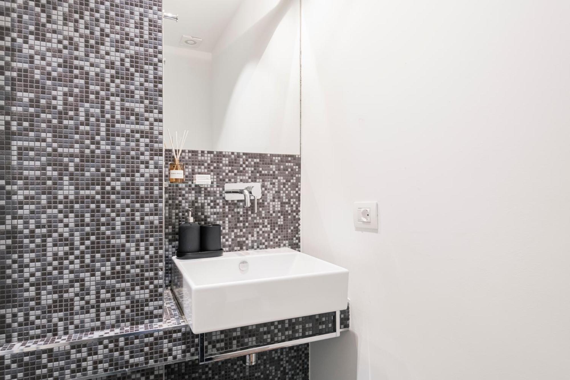 Easylife - Confortevole Appartamento In Bocconi Milan Exterior photo